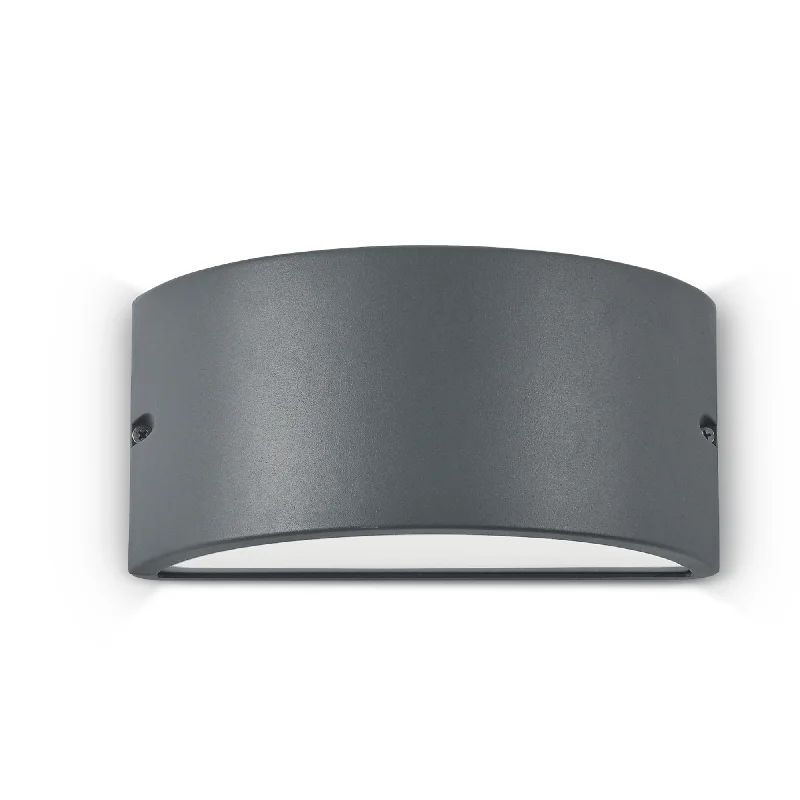 Track lighting for creating a moody atmosphereREX-2 AP1